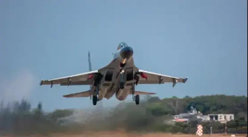 果不其然，美军印太司令部又出来刷存在感了。

通报说自家的 P-8A 反潜巡逻机