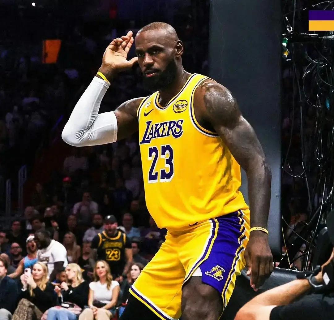 不吹不黑，詹姆斯和哈登对决表现数据对比！！
詹姆斯：本场比赛上场30分钟，投篮8