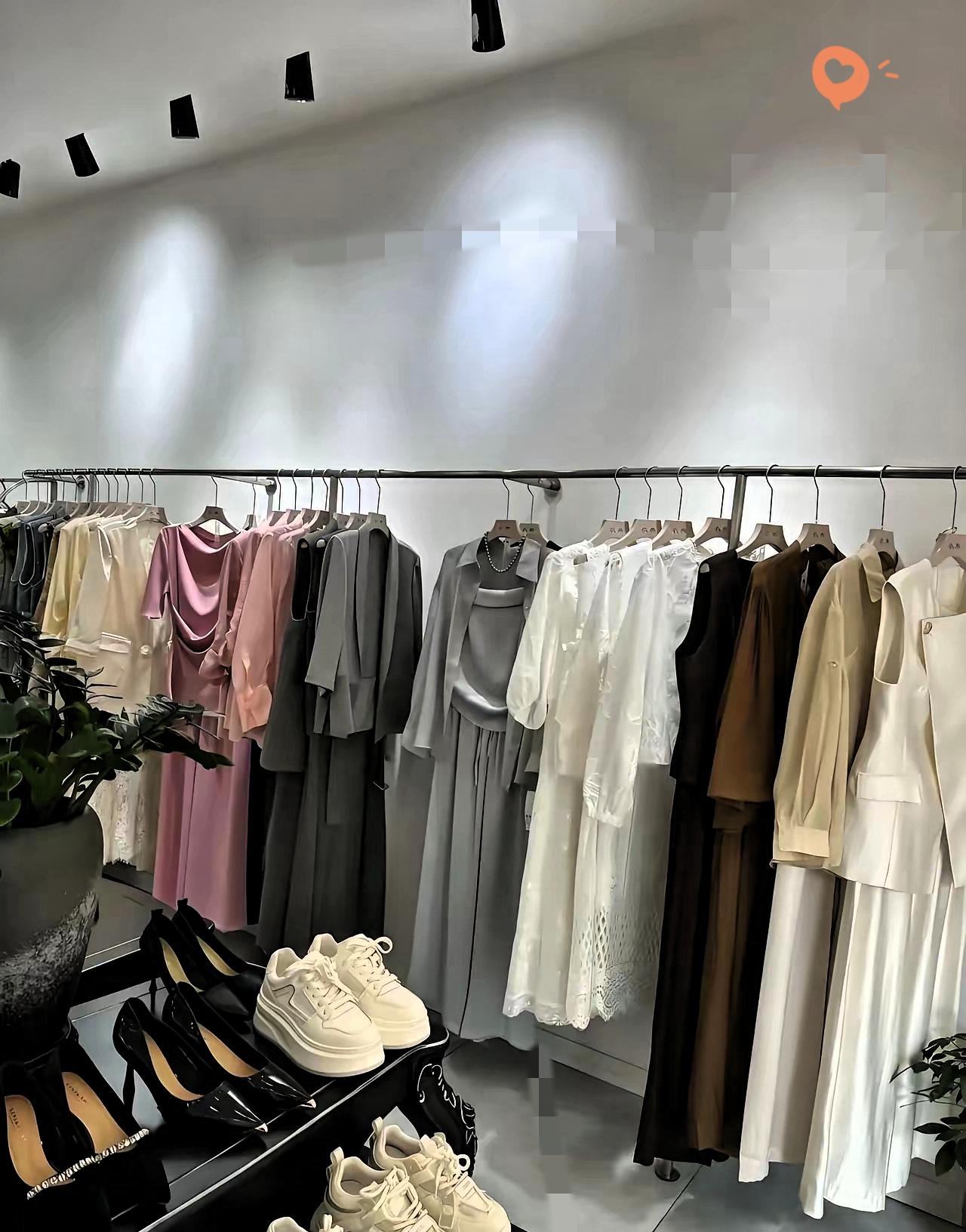 你敢信？山东一女子出差三天，把女装店交给老公看。结果回来一看，电脑显示三天营业额