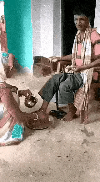 这种风俗看起来真是够一说的了，女人给这个男人洗脚，倒是无可厚非的，可是洗到最后的