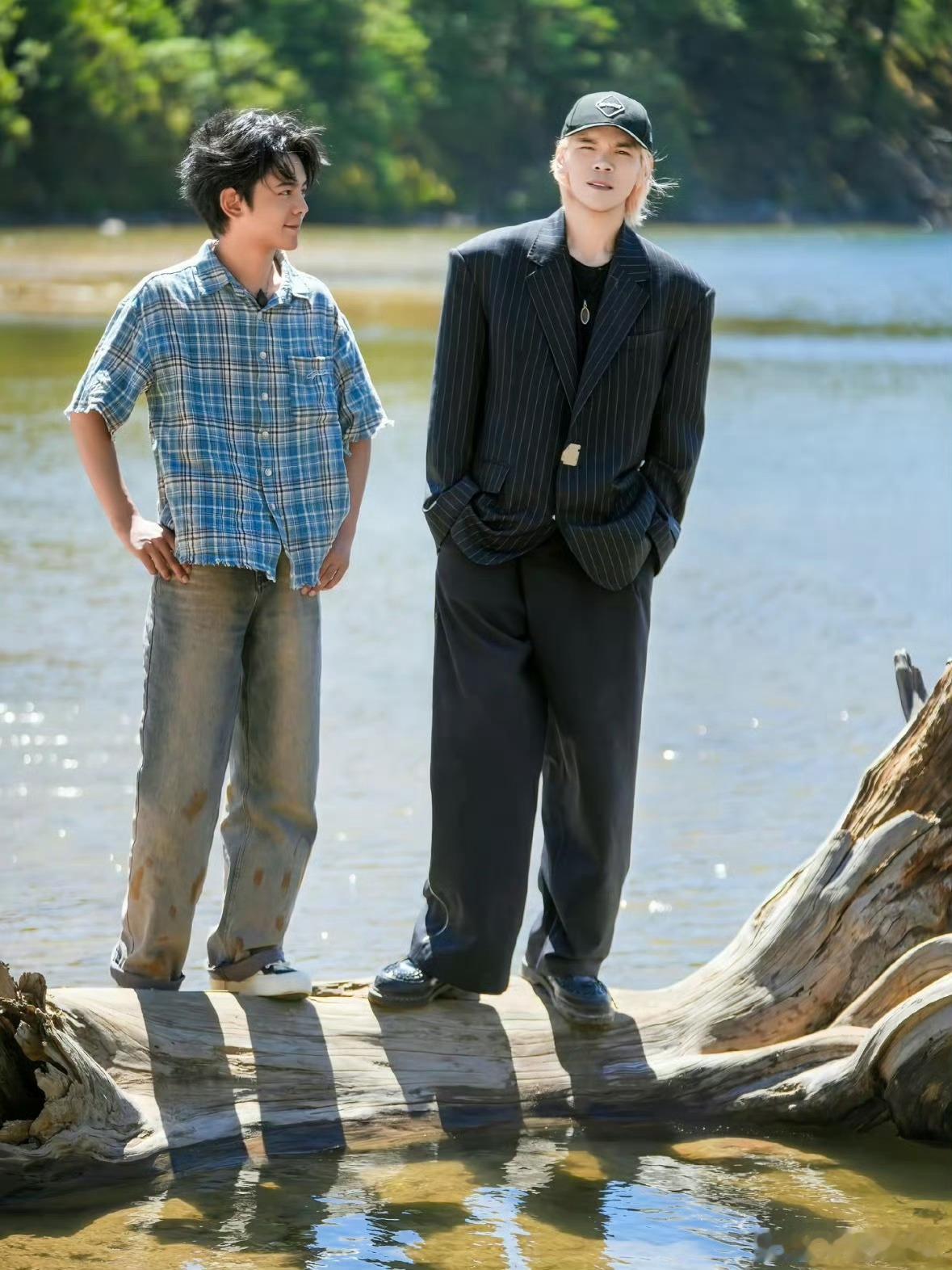 丁真对向佐说扛不住就别混这个圈子近日，在综艺节目中聊起自己从小在复杂的娱乐圈长大