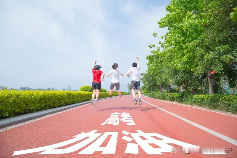高考600分人数众多，确实是教育成果和学生拼搏的体现。就拿某省来说，今年600分
