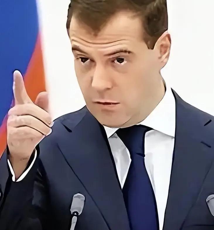 炸锅！梅德韦杰夫亲手撕窗纸，俄美秘密磋商被实锤，乌欧直接成局外人

    2月