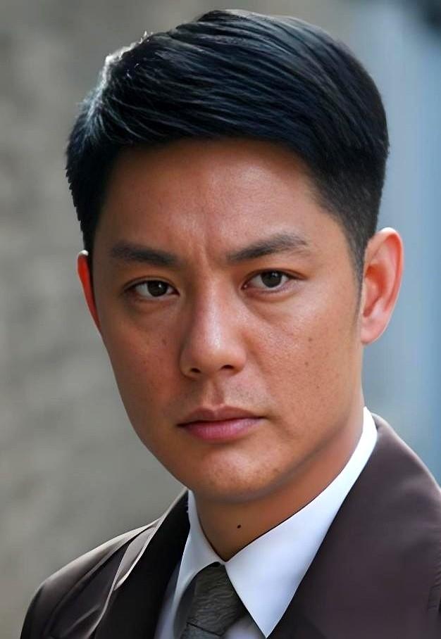 真的，有时候你不得不信“报应”这两个字。
最新的那部特警剧，前妻是气场全开的女一