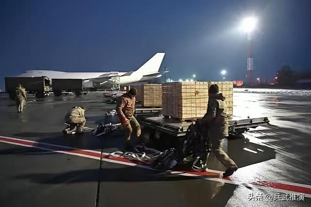 2025年，美国对乌克兰的援助下降了77倍，导致乌军的物资供应大幅下降。然而，美