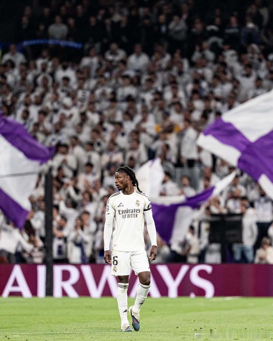 卡马文加：欧冠联赛夜 🤍 