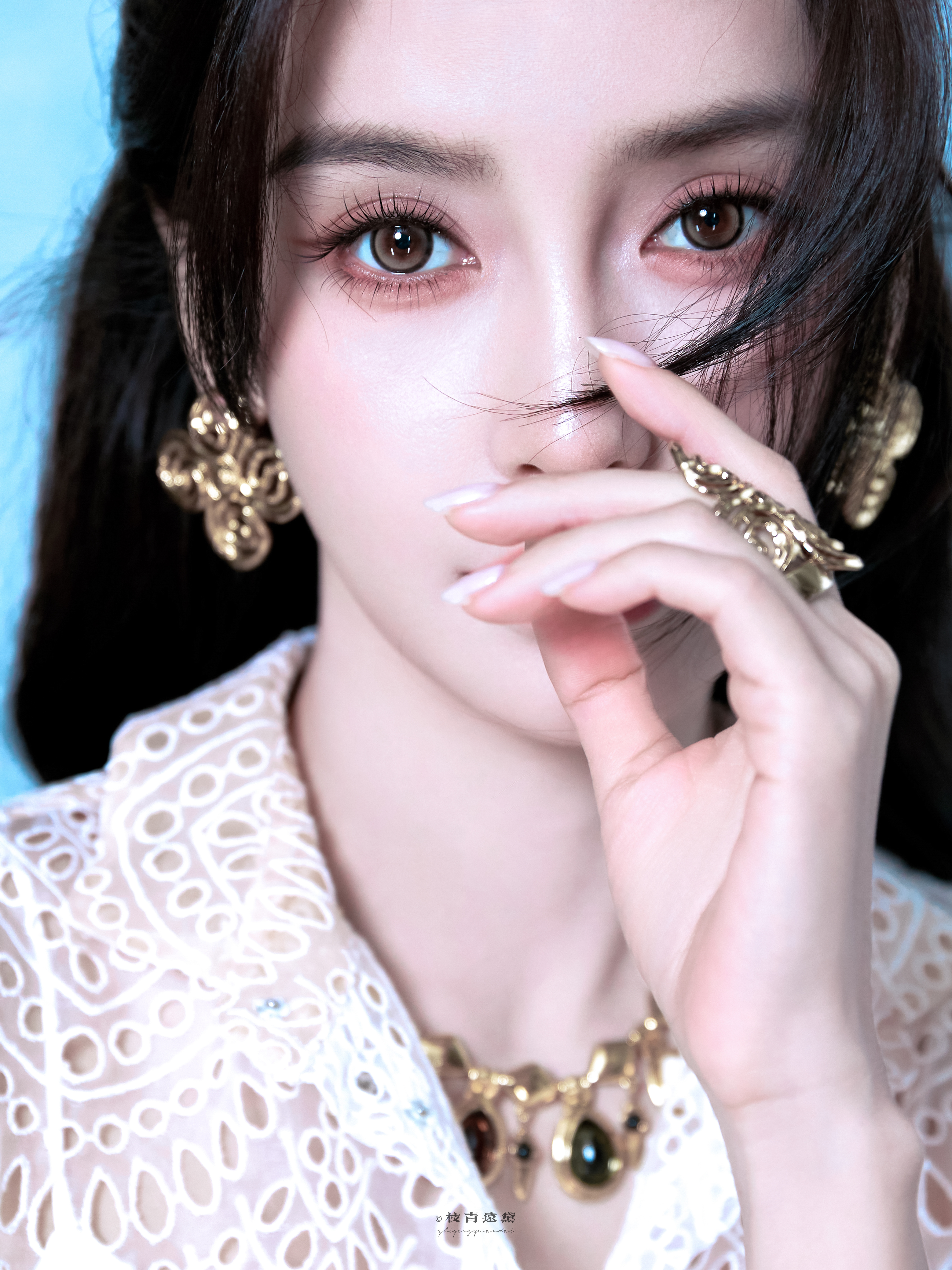 Angelababy/白羽🪶🦢angelababy眼泛泪花笑着看向粉丝