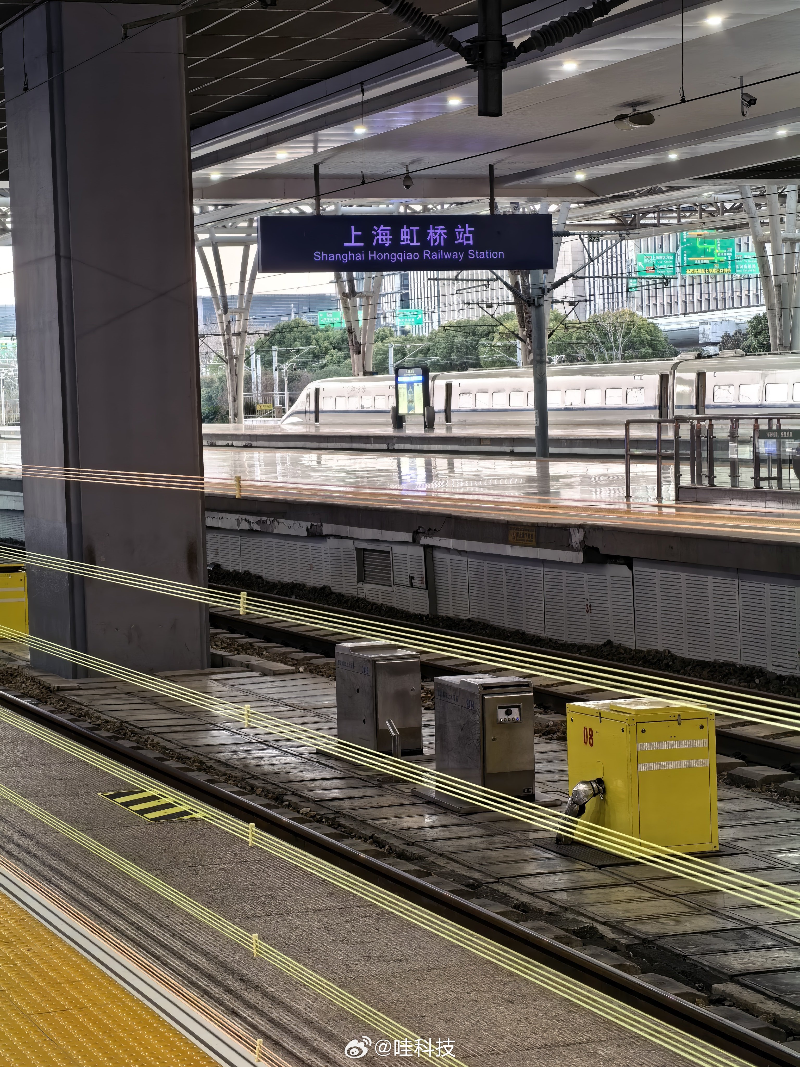 高铁登车的安全网 上海·上海虹桥站