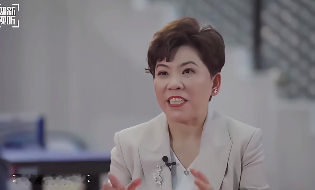 邓亚萍说话一针见血！
      邓亚萍在谈到饭圈文化时，说到以前打球和现在打球