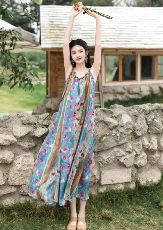 夏季旅游度假穿搭
30岁到40岁的女人
穿什么好呢

我觉得
吊带裙配开衫
是个