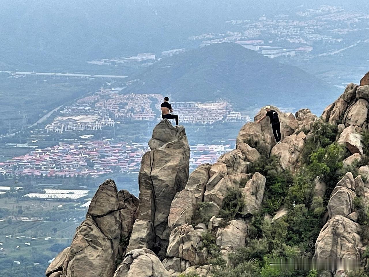 石家庄周边健身登山环形路线，赏美景，攀奇石，喝冷泉，关键还免费。这就是南山森林公