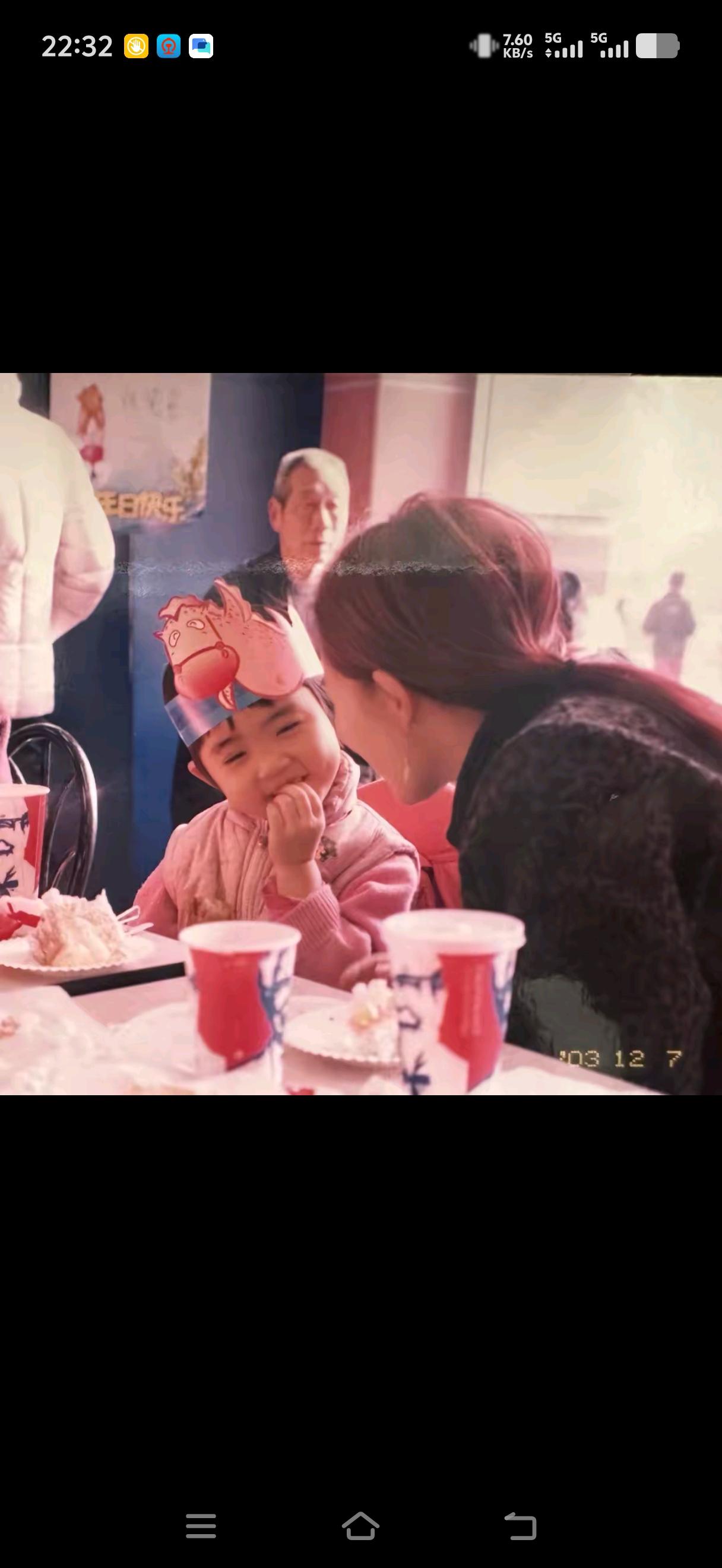 孙艺菲的账号被feng了，限制作品发出。可能舆论的声音太大，会带来负面的影响。连