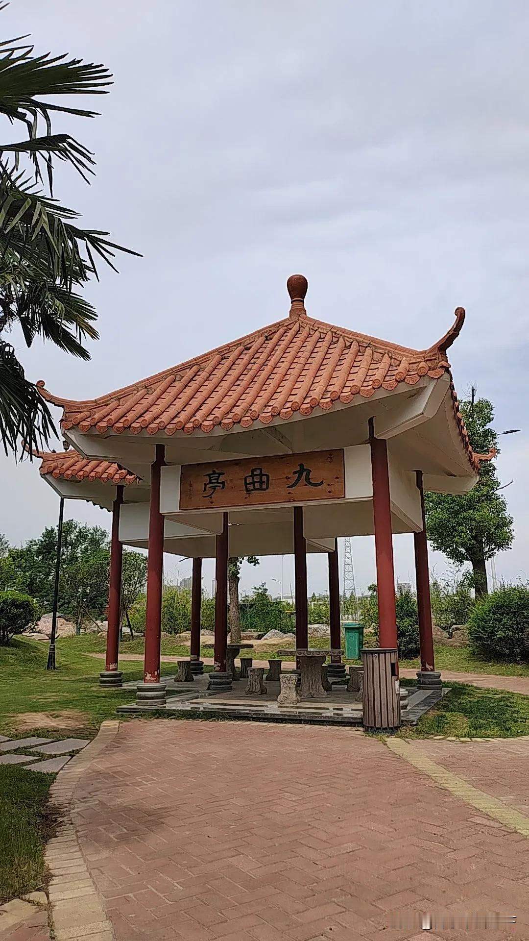 信 阳 市 浉 河 风 景 优 美！