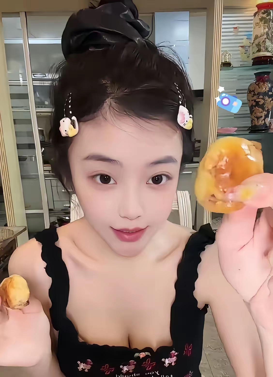 司晓迪和鹿晗这事 我不评价。但司晓迪说，小一年了，几个月的工资没发给我了，都要生