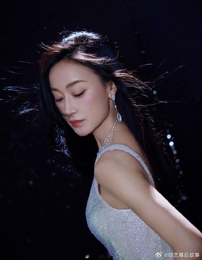 赵子琪一分钟不多呆 练完舞台一秒不耽误，火速返程，赵子琪也太实在了！赵子琪初舞台