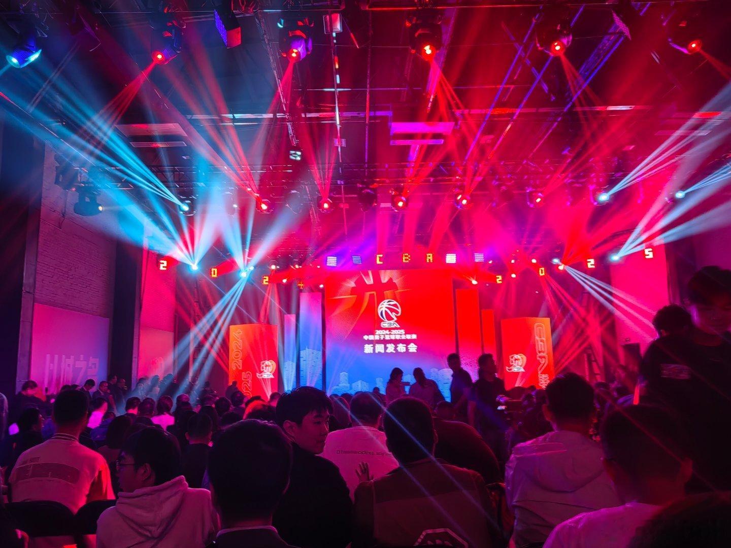 等待新赛季开启#CBA新赛季发布会##cba30年# ​​​