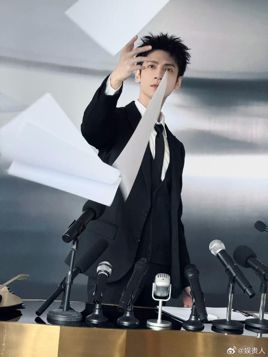 在英雄联盟总决赛上遇到电竞男主了[流鼻血] ​​​