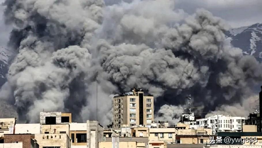 一位北约研究人员警告称，第三次世界大战的风险“日益凸显”。
        北约