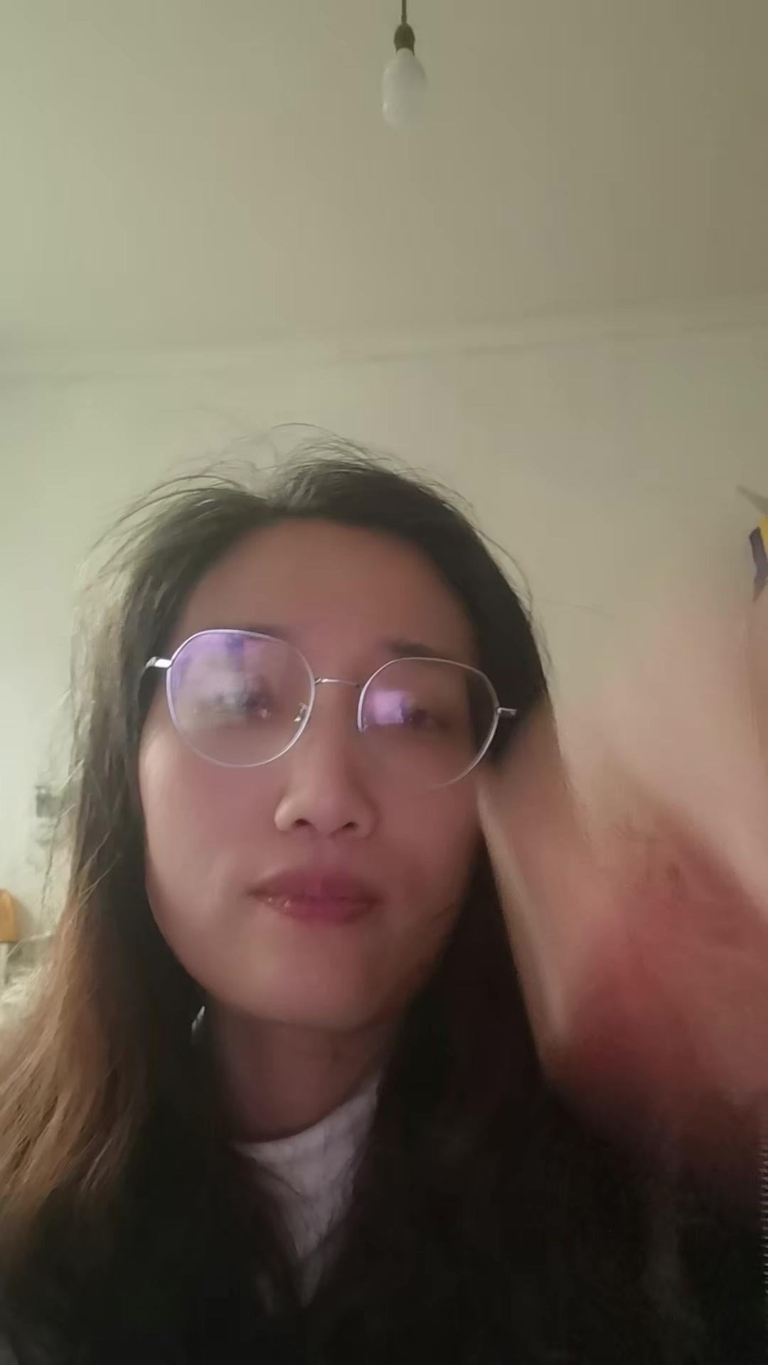 帮客户下了单，对方却发消息感谢上帝。我朋友当时就懵了，这不是应该感谢他本人吗？换