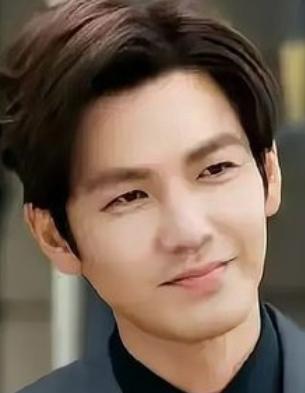 2026年4月20日，钟汉良在都市剧《蜜语纪》中饰演的纪封，其云合角色霸屏指数突