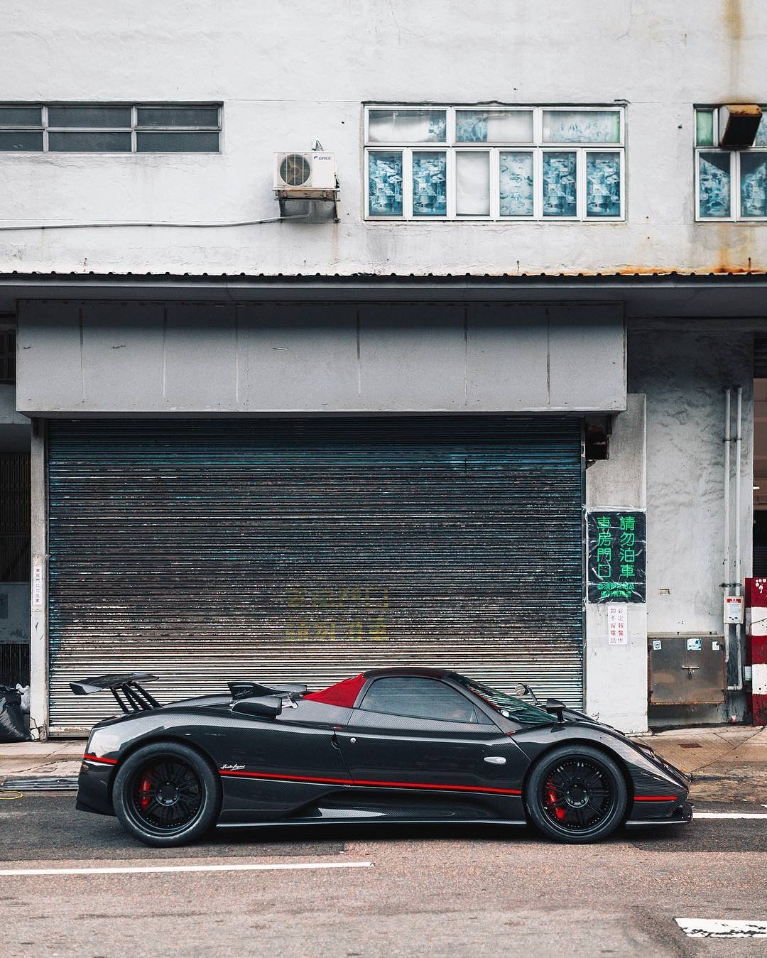 常被我称为“小红帽”的Zonda F Roadster 76074估计也快回大陆