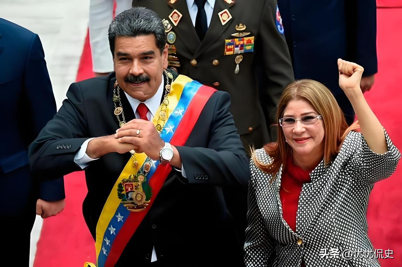 原来这位跟老公在被窝被抓走的女人也不简单！也就是西莉亚·弗洛雷斯，确实藏着太多门