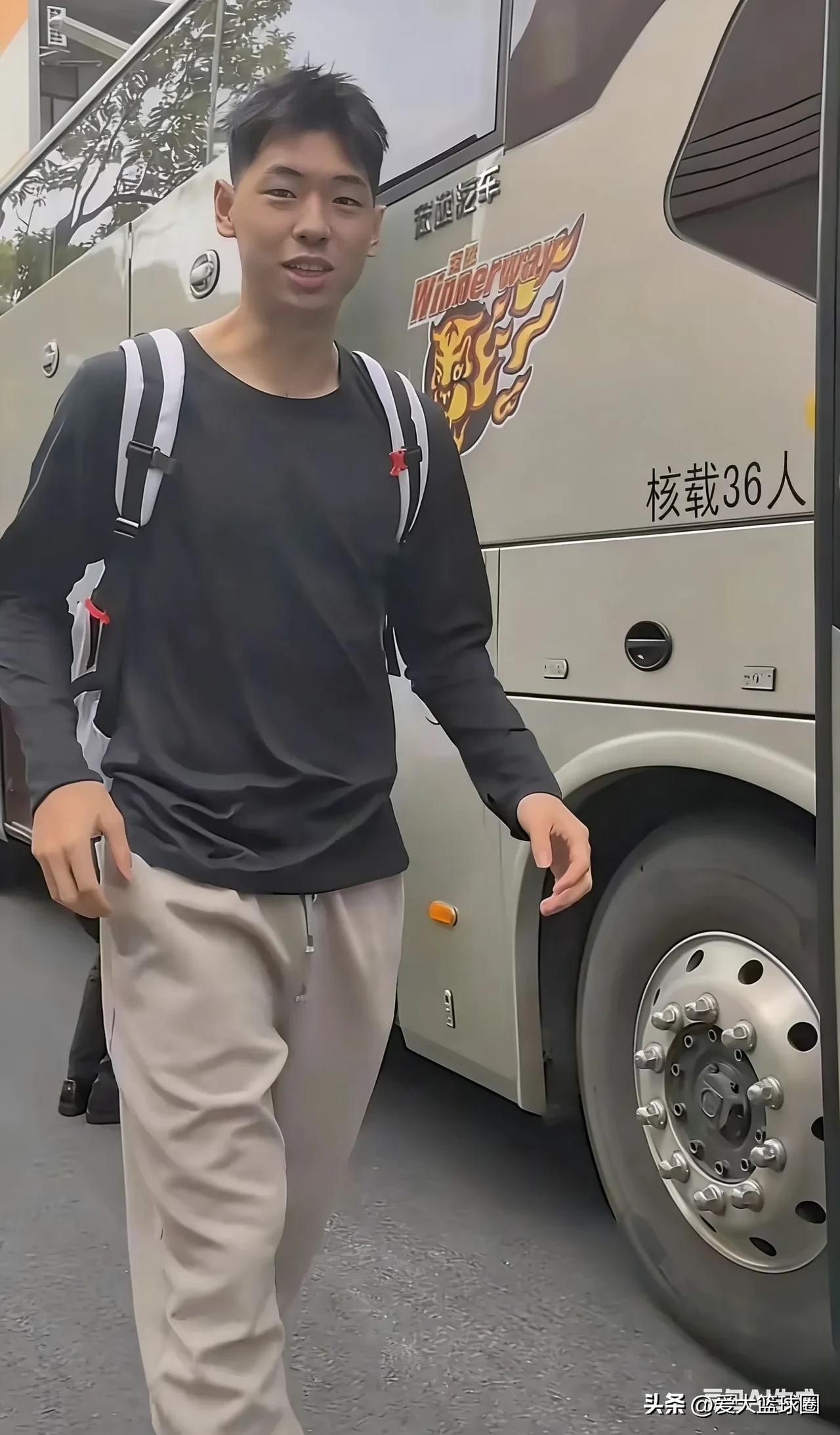 打江苏，以下三位球员任意一人发挥出色，广东队稳稳取胜[灵光一闪]！

1.崔永熙