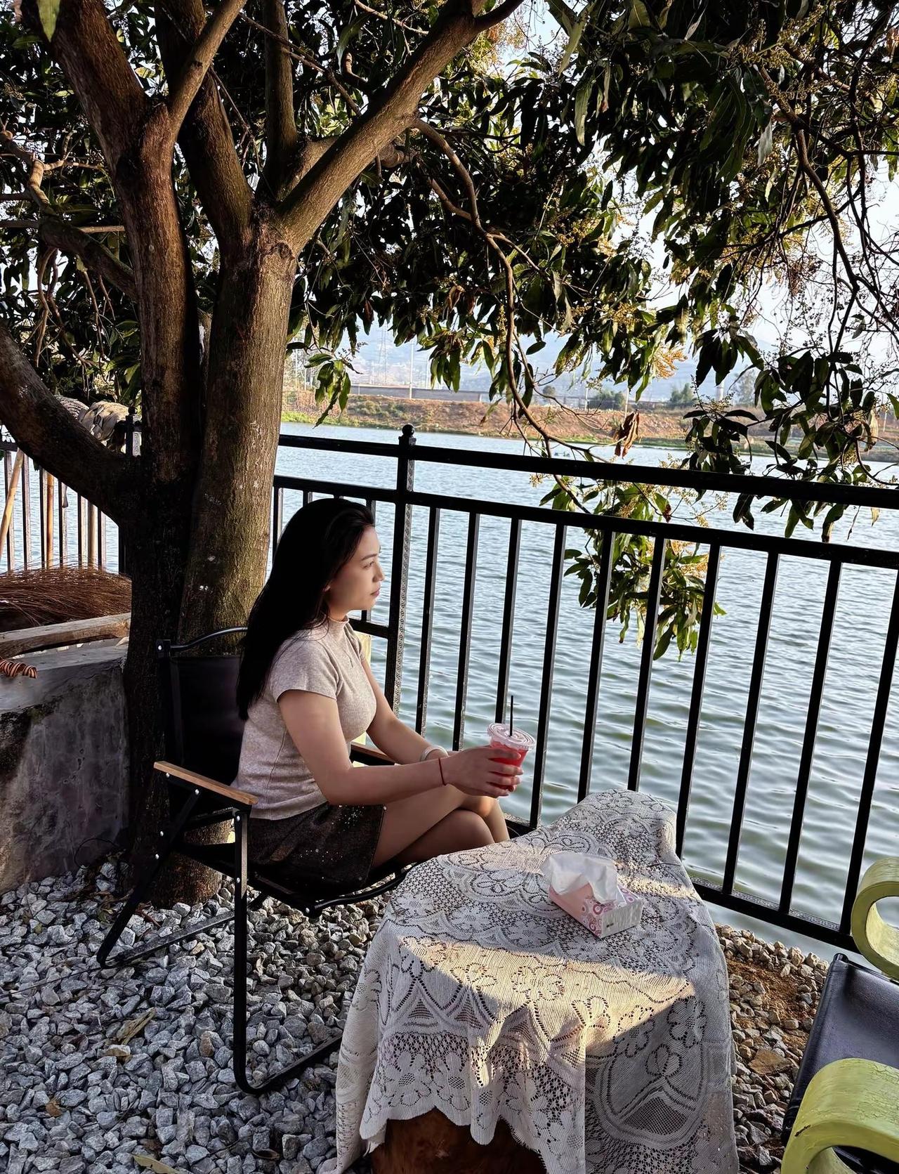 把节奏放慢 生活也是 爱也是。