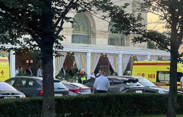 莫斯科核心地段，俄空天军总司令55岁生日宴上爆炸。1公斤TNT混着钢珠炸响，5死