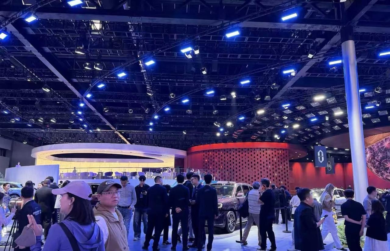 家用车选对不选贵

有没有前两天逛了北京车展的？我倒是去凑了个热闹，本来没抱太大