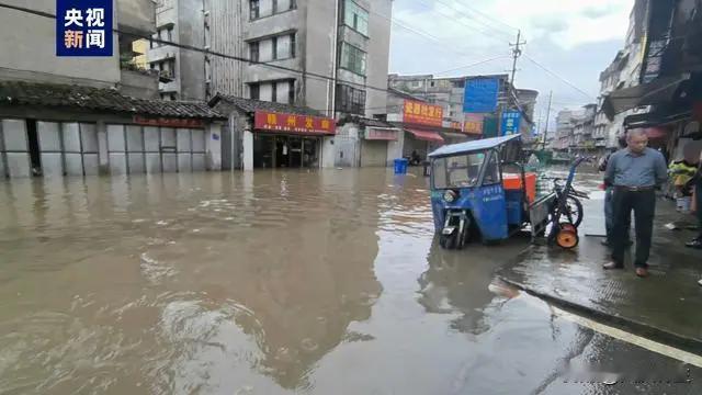 江西风雹灾害已致七人死亡、35.2万人受灾、直接经济损失4.6亿

江西省防汛抗