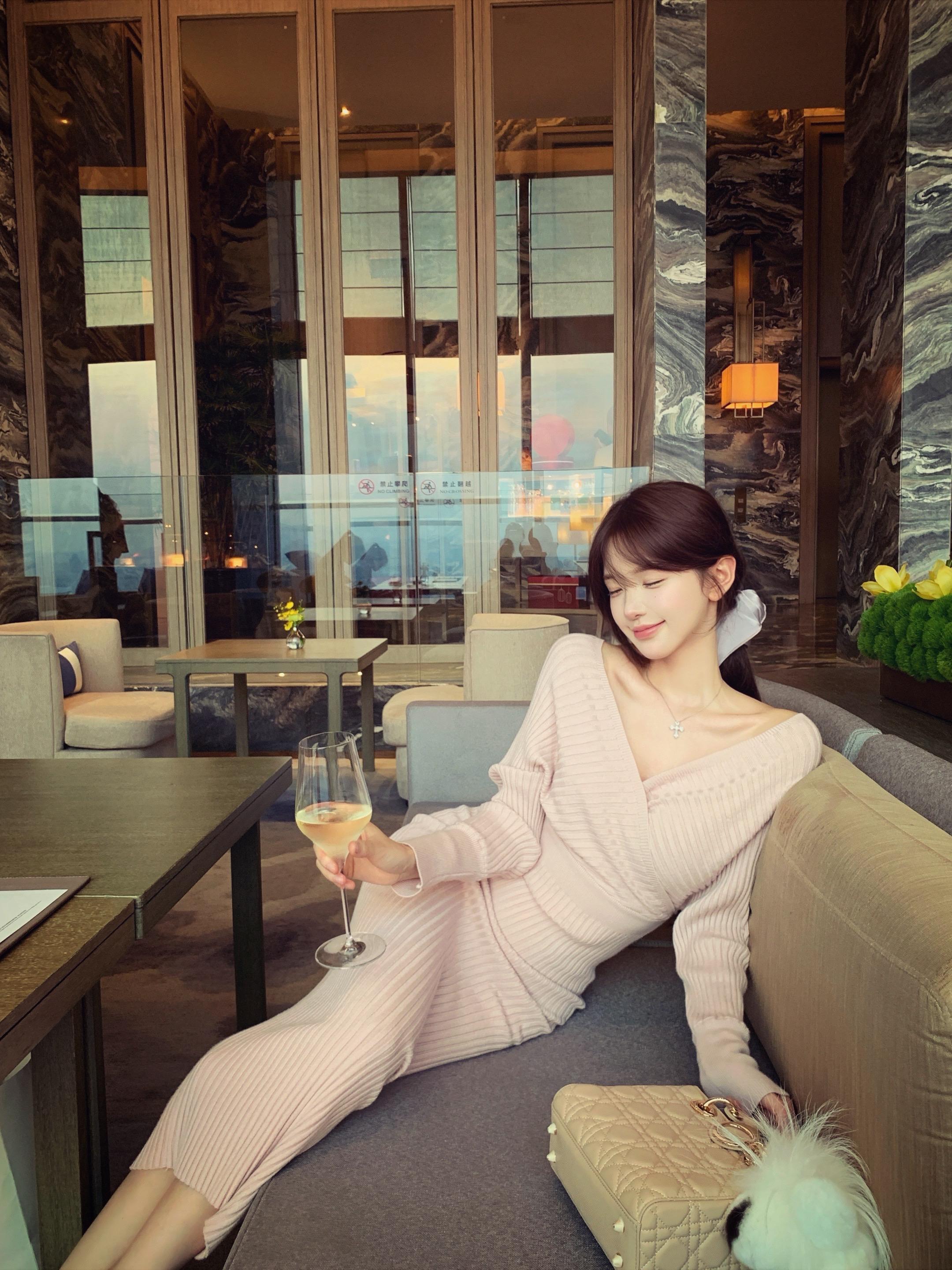 颜值不用太正  气质才是经典