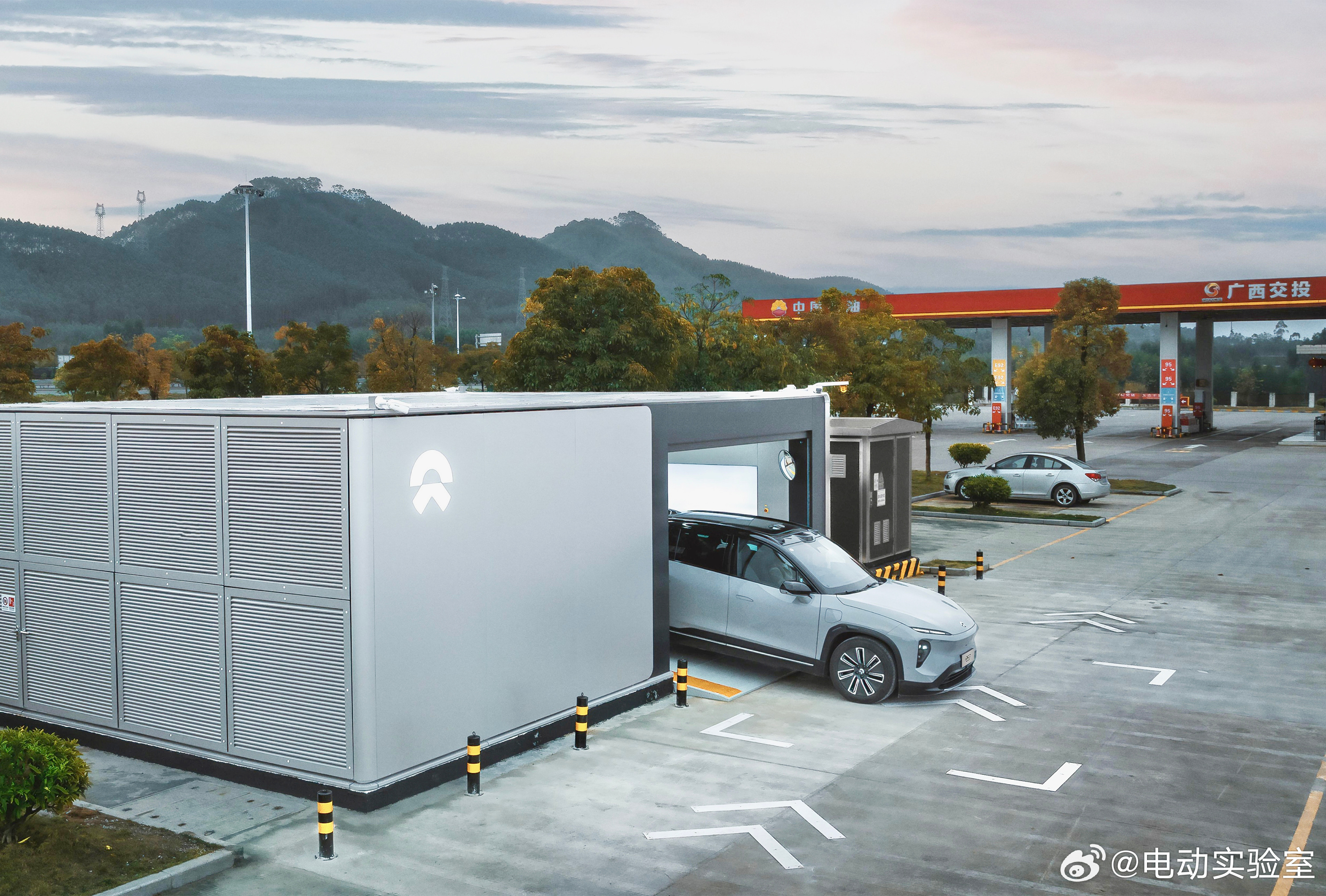 这绝对是真的......补能设施越来越多，充电速度越来越快，许多景区还有大量目的