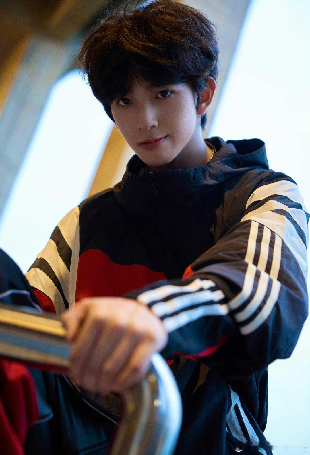 陈浚铭 四代第一门面陈浚铭0517生日快乐 评论区🈵517条，随机抽6位铁粉等