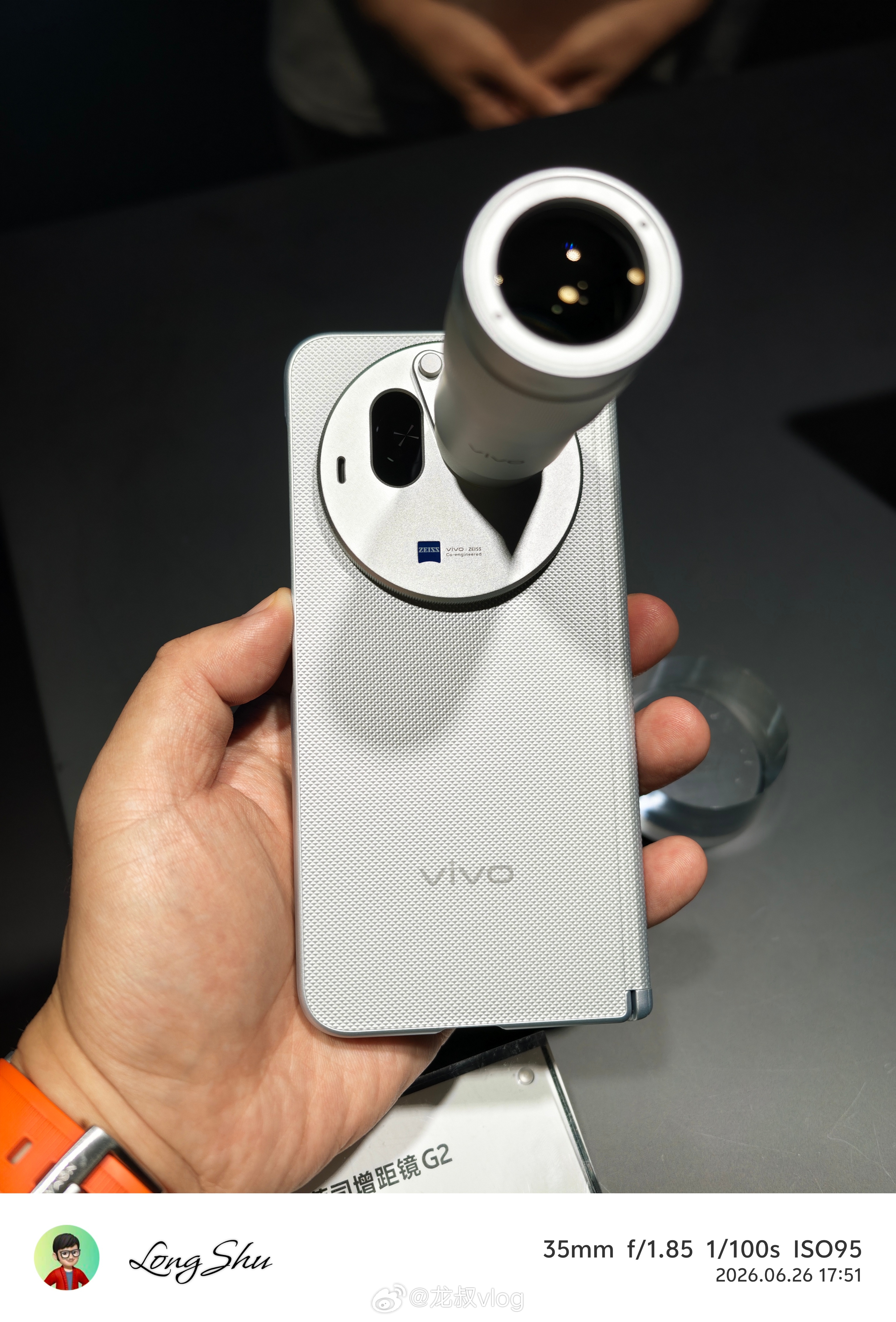 vivo X Fold6 把增距镜加到折叠屏上，是第一个吗？这确实解决了折叠屏没
