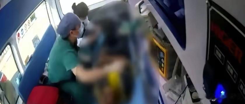 江苏这波高温真不是闹着玩的！无锡一位70多岁老太太，大中午门窗关得严严实实，空调
