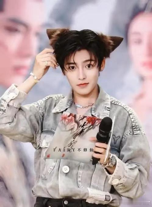 🥝《雀骨》男主定了侯明昊，他真沉迷在古偶了 ​​​