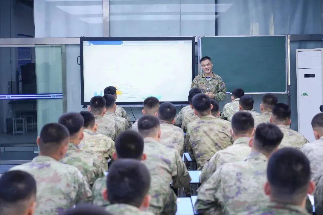 提干通过考核后，需入军队院校参加任职培训（约10个月），结业后授相应军衔（本科授