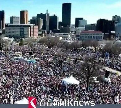 《美国乱了！“不要国王”抗议活动超900万人上街》美国乱了！“不要国王”抗议活动