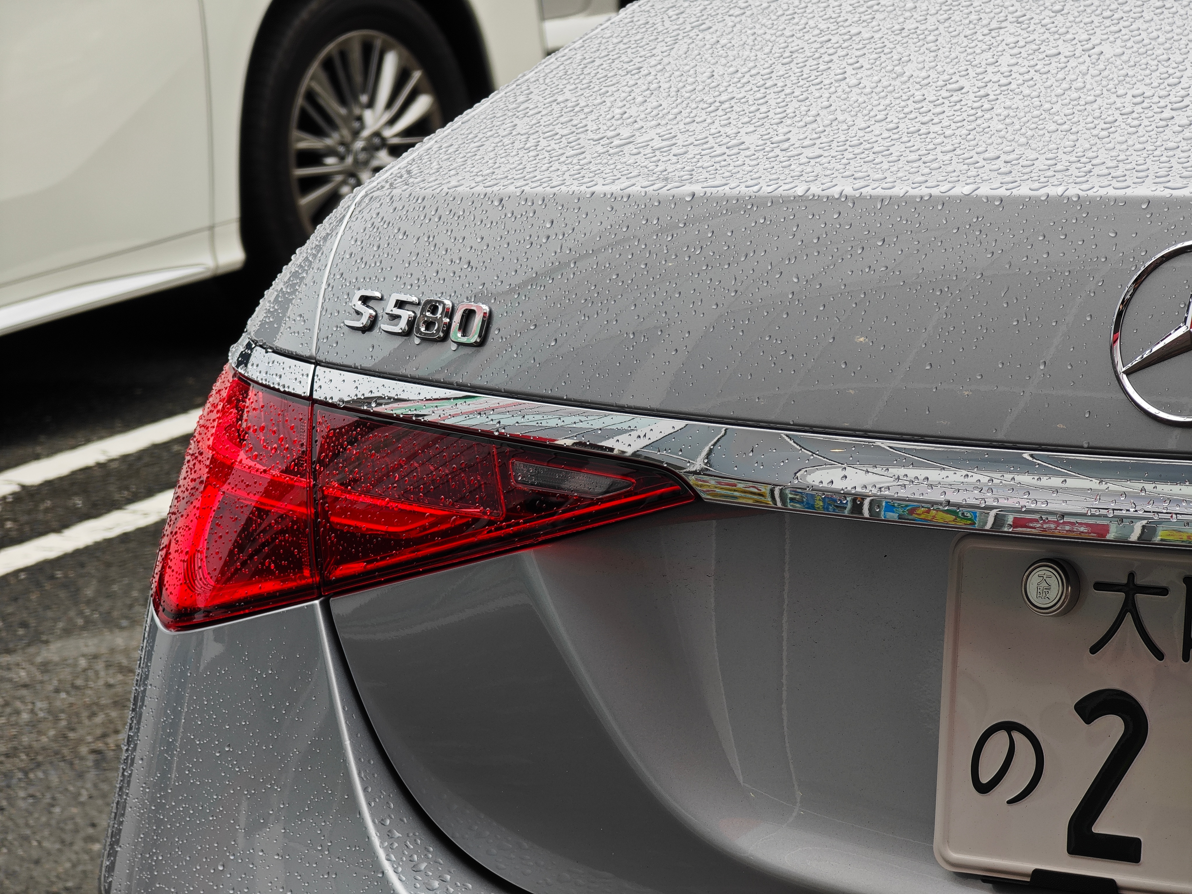 偶遇 W223 S580 4MATIC，目前用钱能买到最顶配的普通奔驰S级。4.
