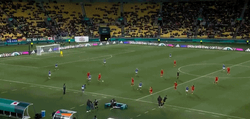 打花了！日本女足4-0领先西班牙！南中美男一条龙突破后爆射破门。