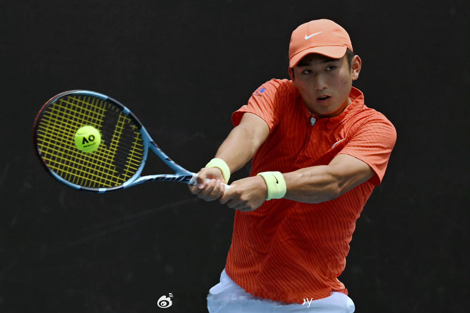 商竣程无缘会师德约科维奇🥶澳网2026 男单次轮，🇨🇳中国小将商竣程以6-