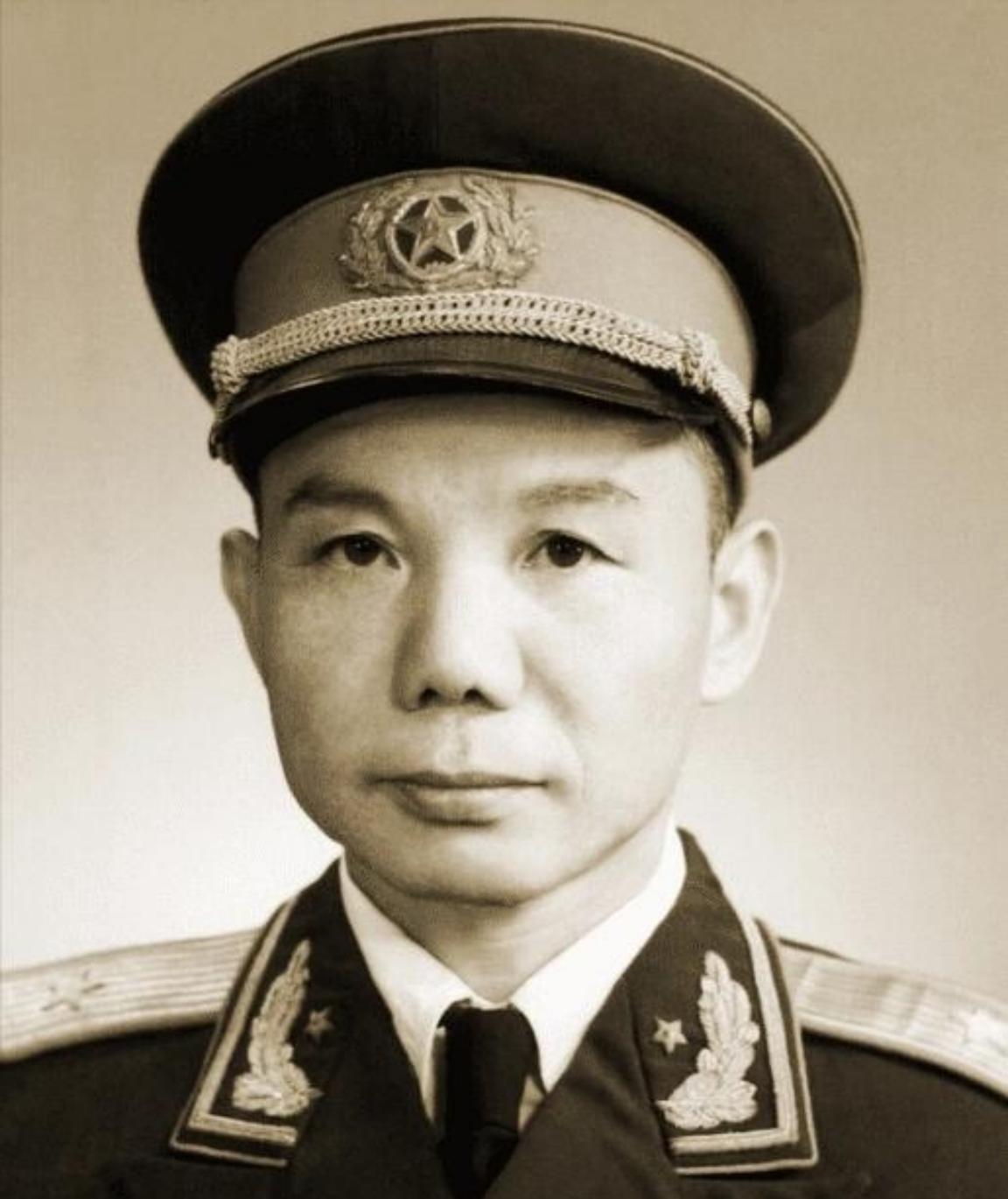 1937年，两个虚弱不堪的红军来到了甘肃镇原县，张口就要见刘伯承，谁知刘伯承刚出