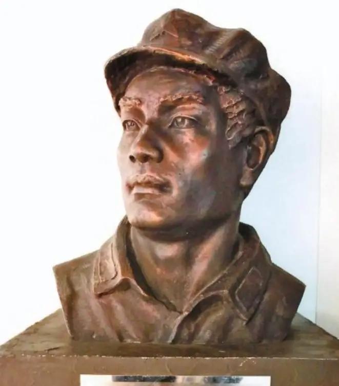 1930年，红军军委书记罗南辉被捕，敌人还没有用刑，他自己就先招了。为了试探他，