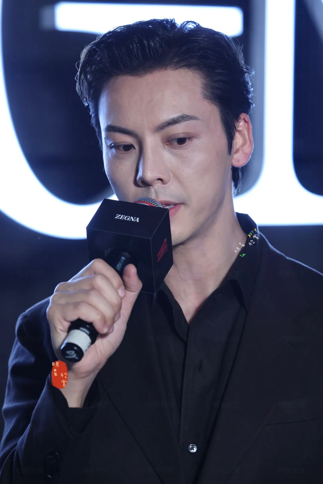 是风度翩翩的男神陈伟霆