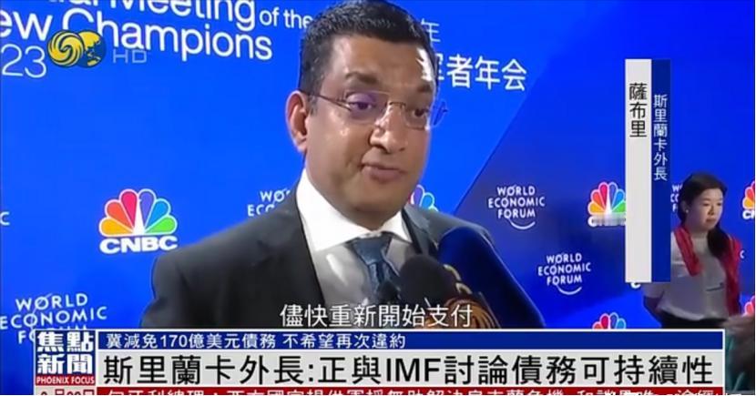 为了讨好印度，将答应给中国的项目转手给了印度，国债欠中国几十亿巨款，居然还想赖账