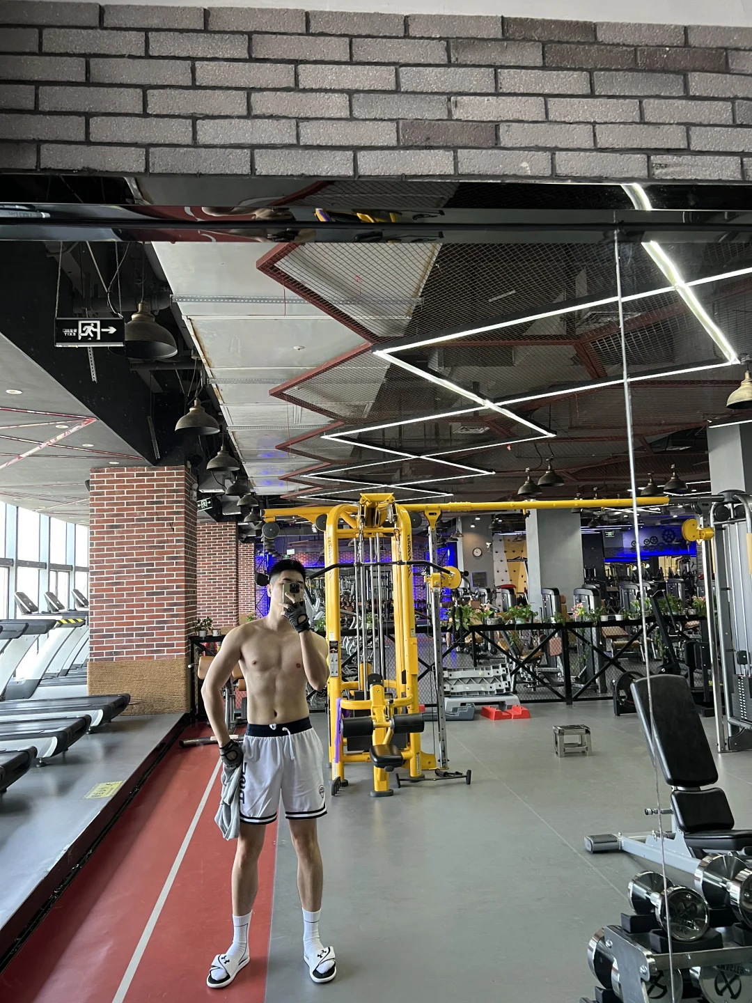 想看看你们健身半年的照片