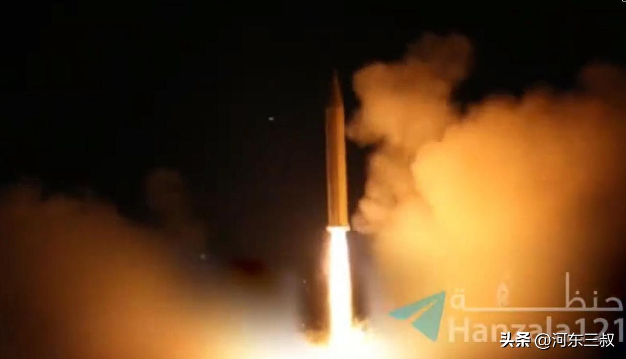 战争开打多日后，失去制空权的伊朗开始打不对称优势，宣布动用重型导弹攻击以色列。这