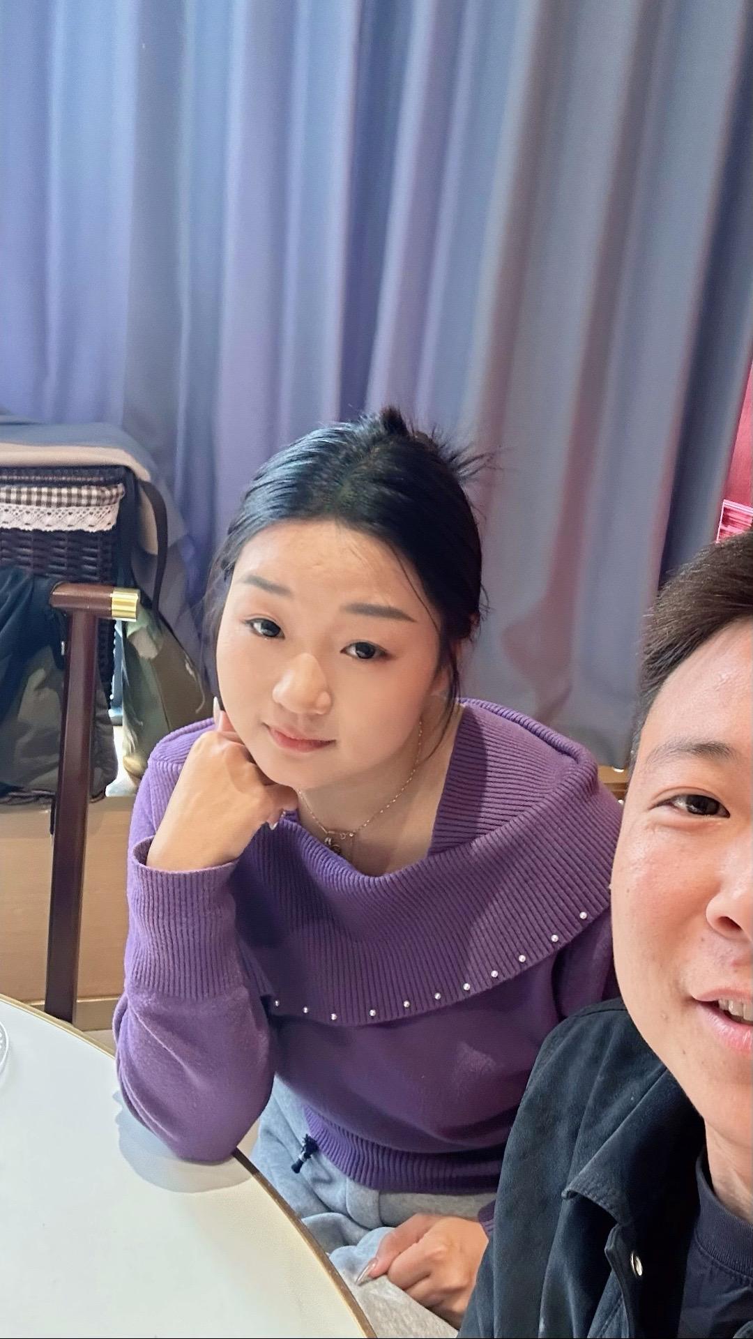 我没忘啊，我18岁就跟了你，这手一搭就是10年，有一双可爱的儿女，没有...