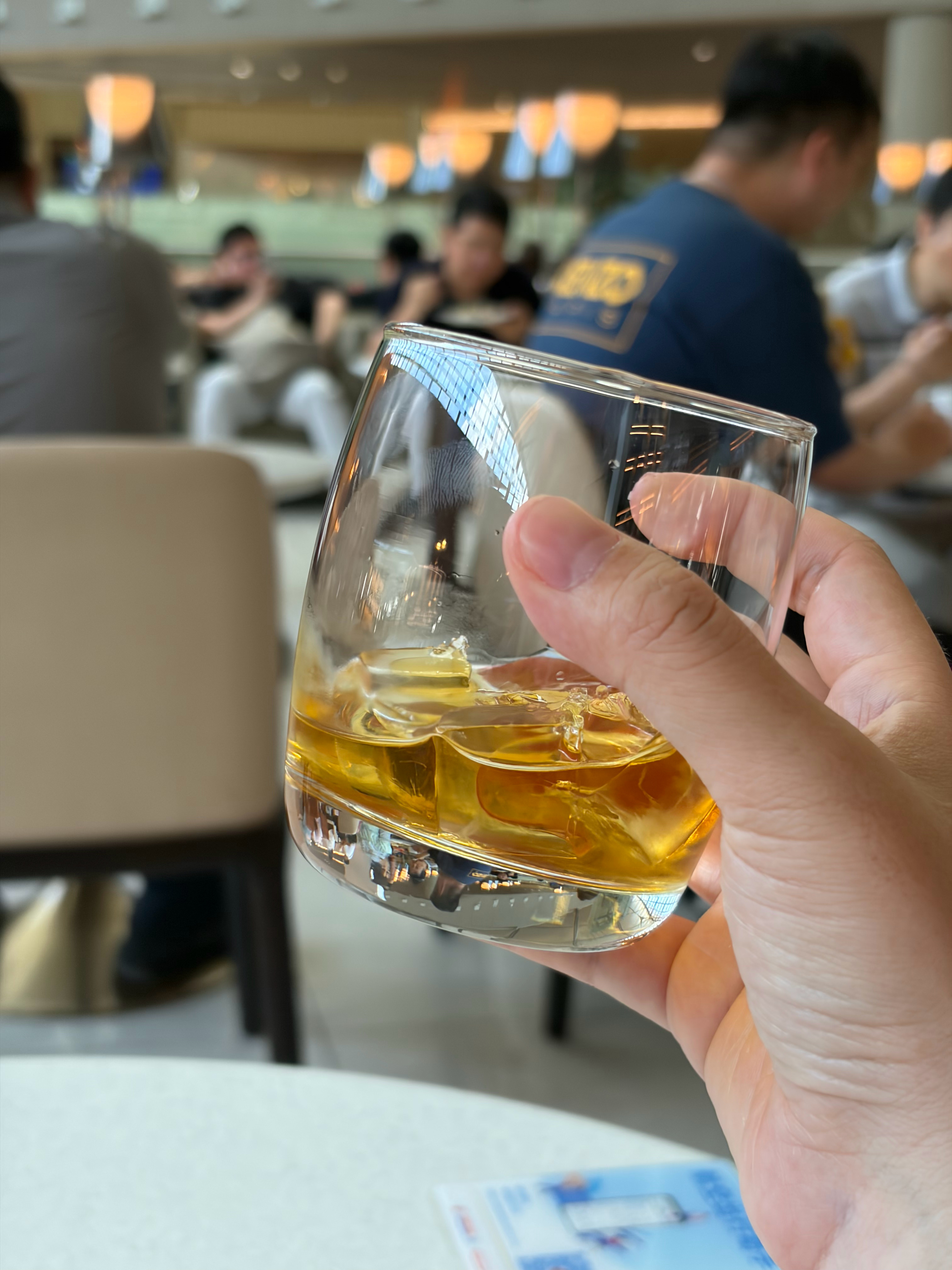 东航的休息室有黑方！很好(¯▽¯)👍红烧小狮子头佑酱的日常 上海·上海虹桥国际